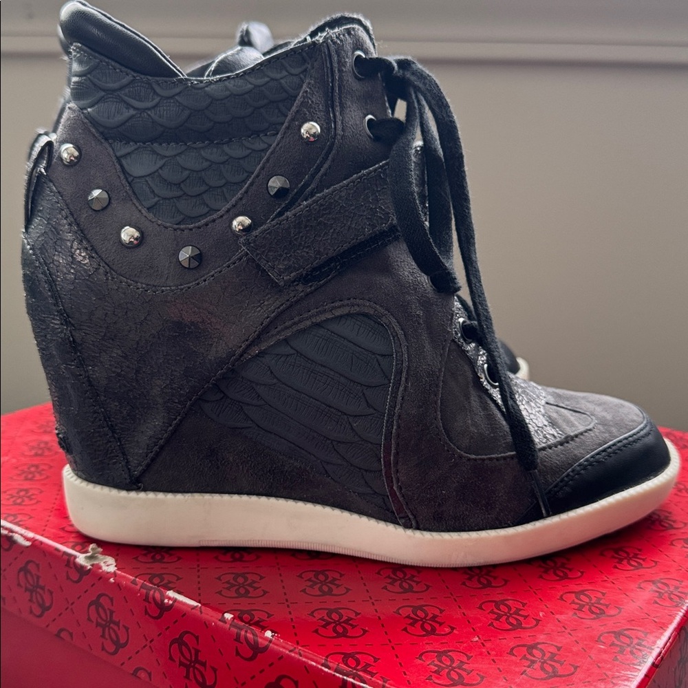 Guess Huxley 2 Wedge Sneakers - Picture 3 of 10